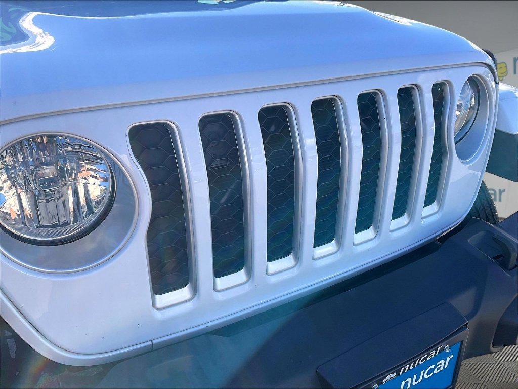 Used 2022 Bright White Clearcoat Jeep Overland image 28