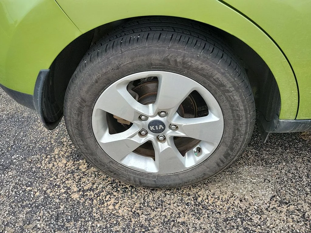 Used 2017 Alien II Kia Base image 5