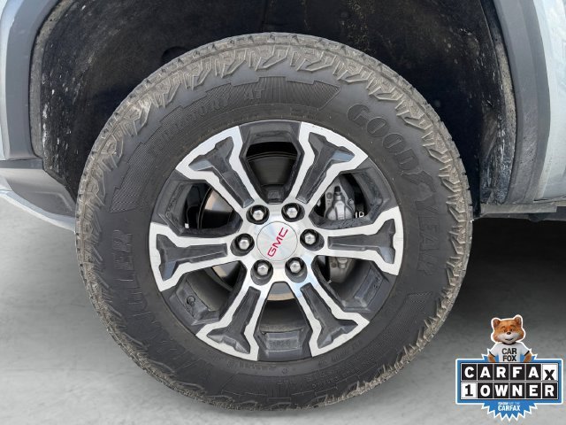 Used 2025 Sterling Metallic GMC AT4 image 23