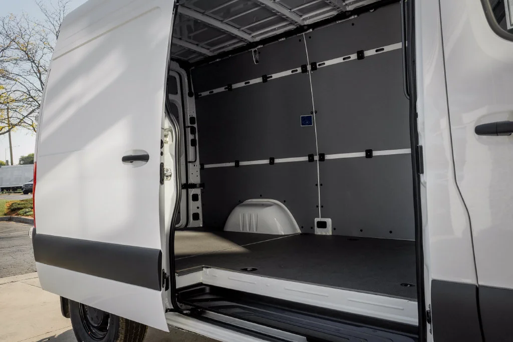 New 2026 Arctic+White Mercedes-Benz Cargo 144 WB image 40