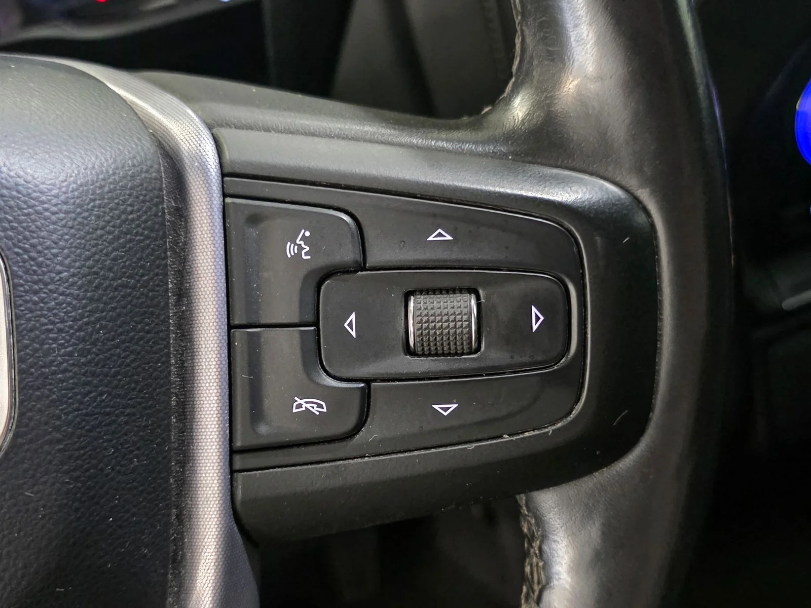 Used 2020 Gray GMC SLE image 33