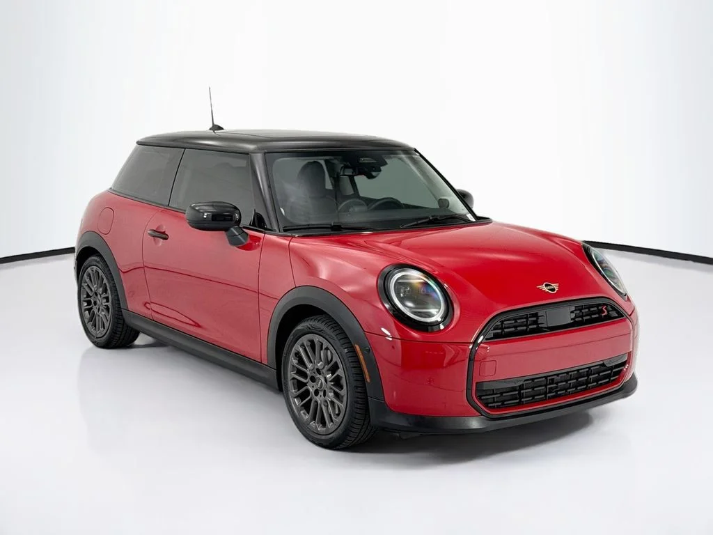 Certified Used 2025 Chili Red II MINI Signature image 4