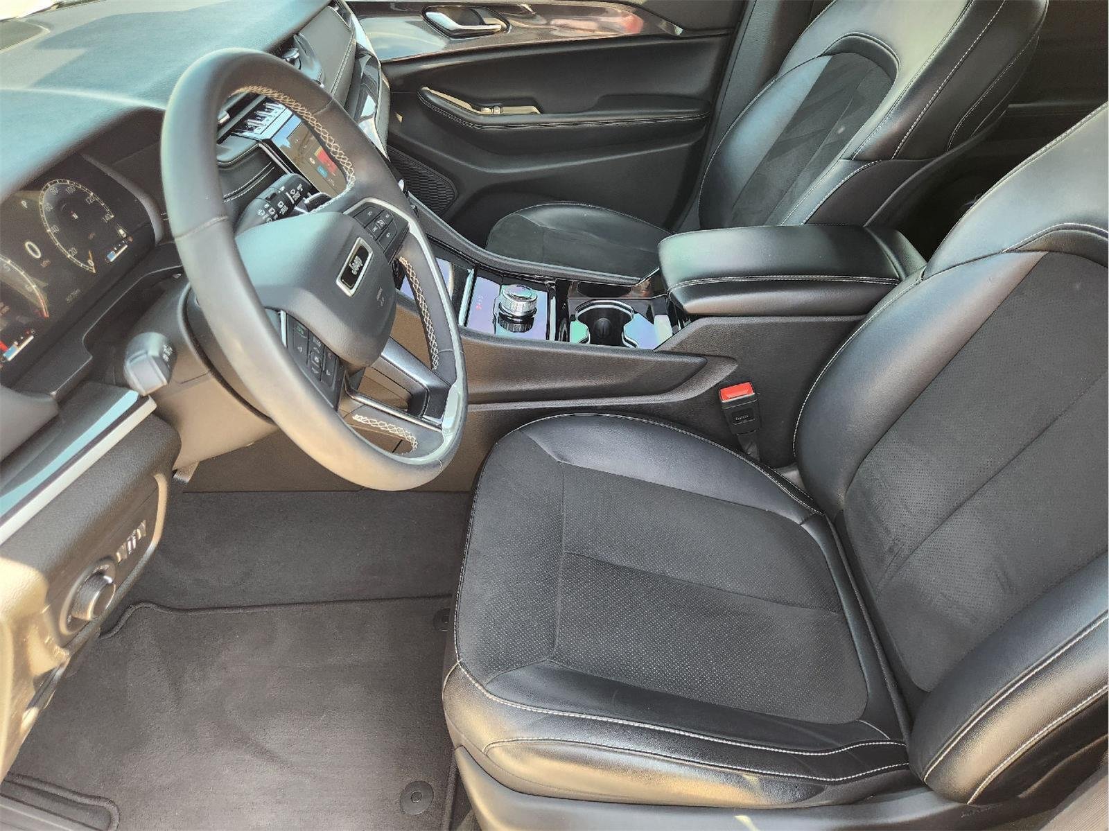 2023 Jeep Grand Cherokee L photo 13 of 34