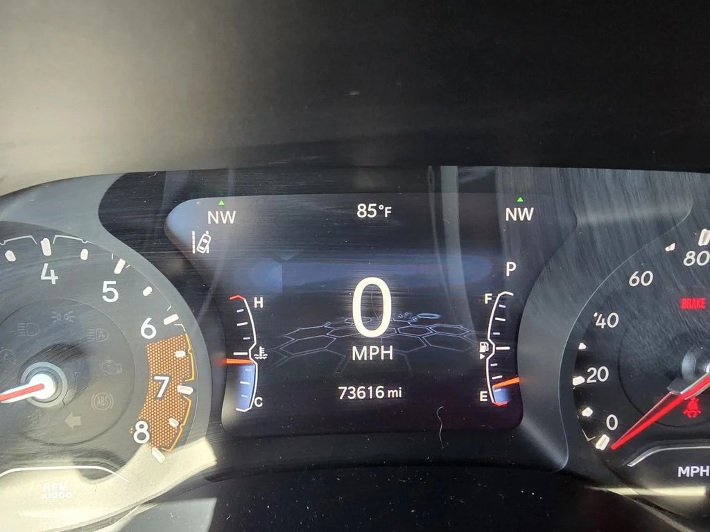 Used 2024 Diamond Black Crystal Pearlcoat Jeep Latitude image 13