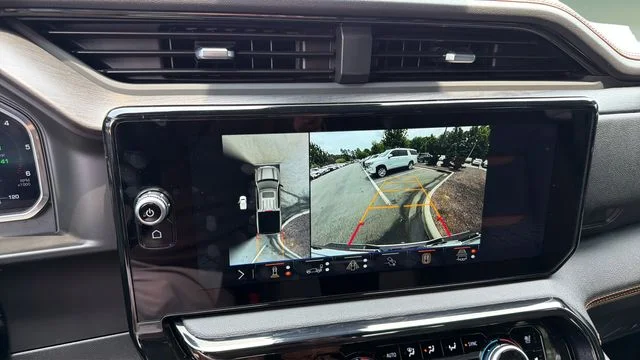 Used 2026 White GMC AT4 image 27