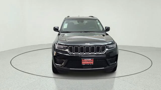 Used 2023 Black Jeep Laredo image 3