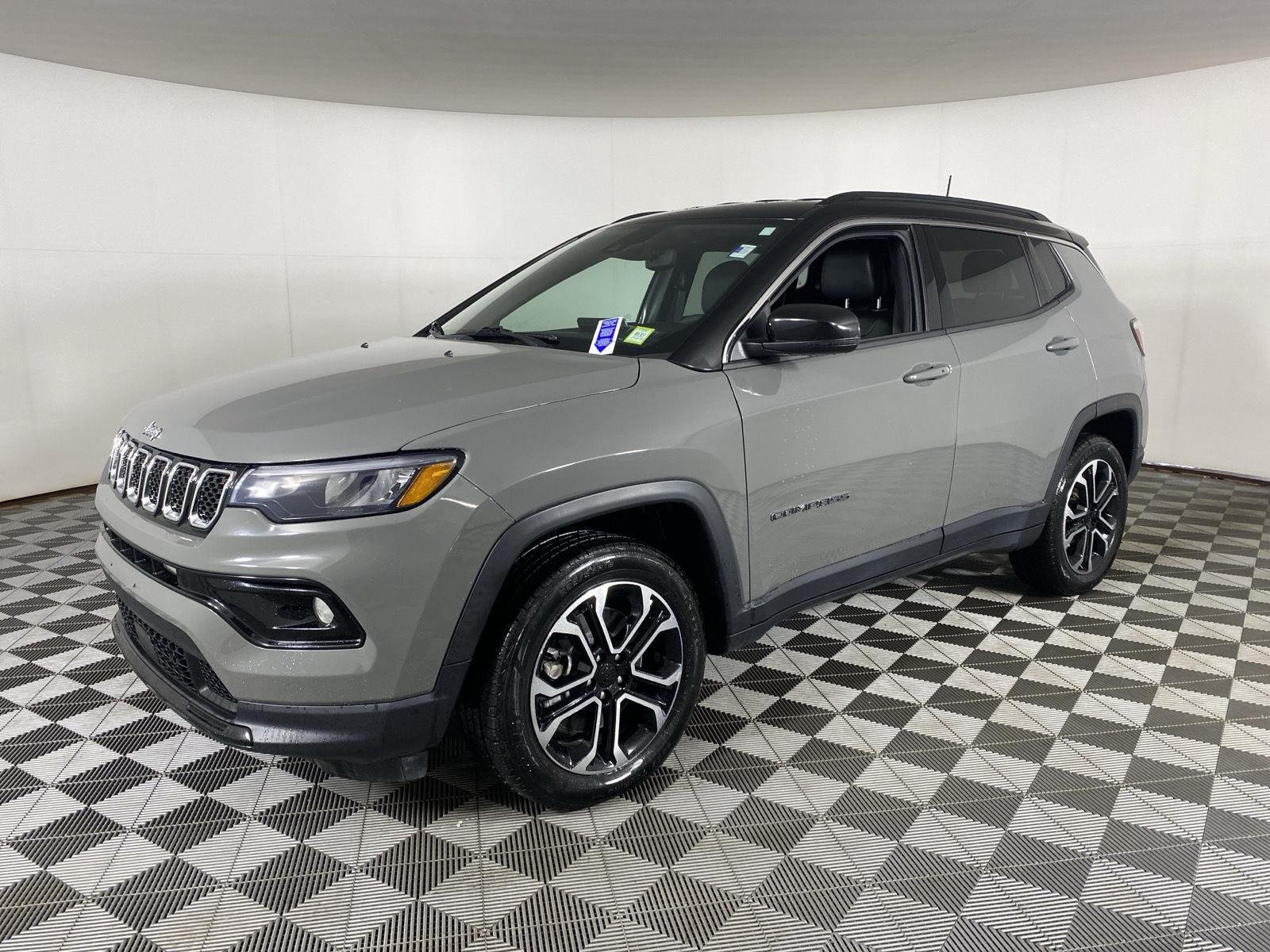 Used 2024 Sting-Gray Clearcoat Jeep Limited image 3