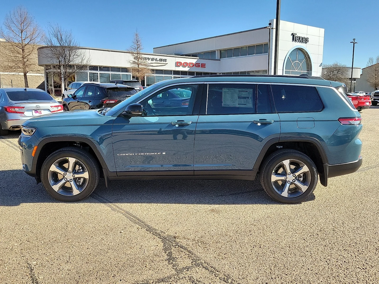 New 2026 PB5 Steel Blue Jeep L LIMITED 4X4 image 2