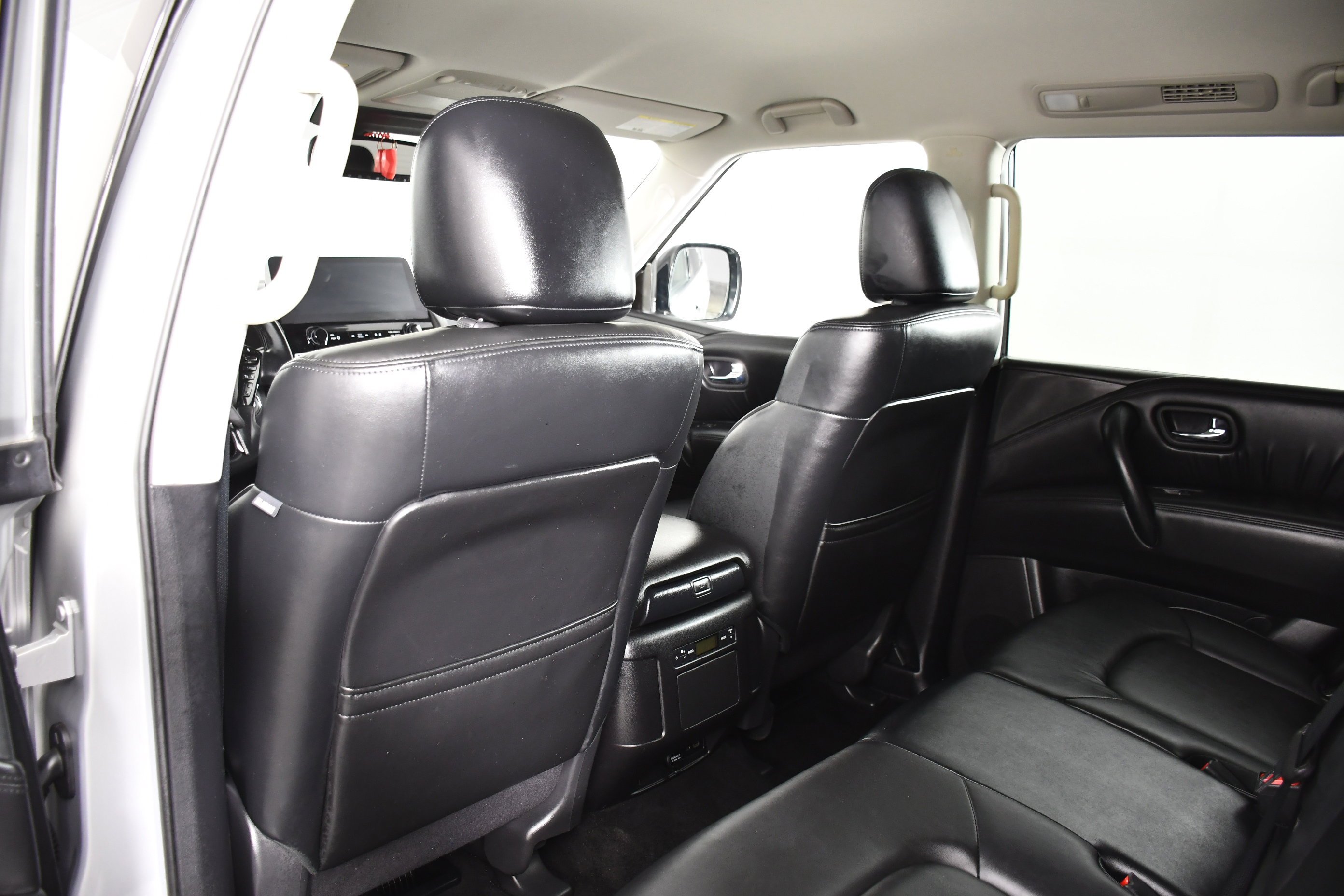 Used 2024 Brilliant Silver Metallic Nissan SV image 49