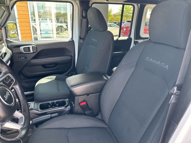 Used 2020 White Jeep Unlimited Sahara image 23