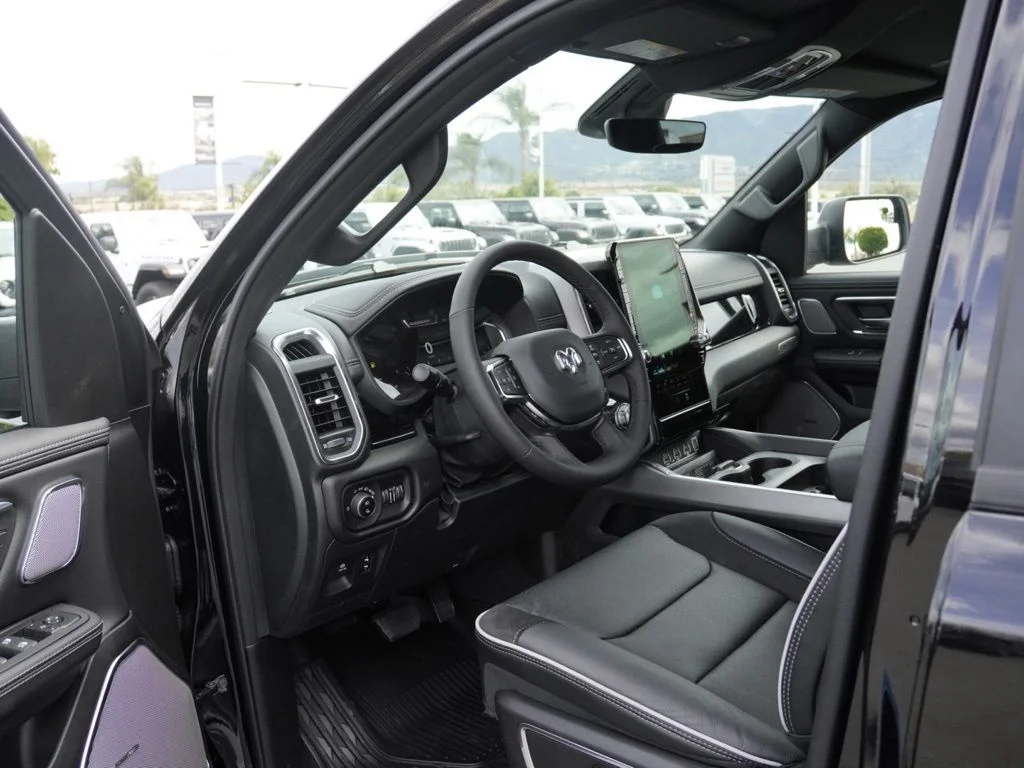 New 2026 Diamond Black Crystal Pearl-Coat Exterior Paint RAM Laramie image 18