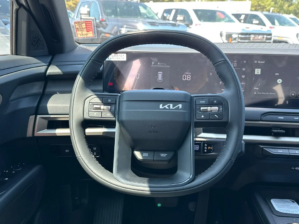 New 2027 White Kia S image 26