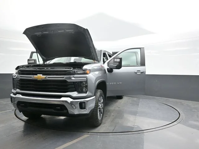 Used 2024 Gray Chevrolet LT image 30