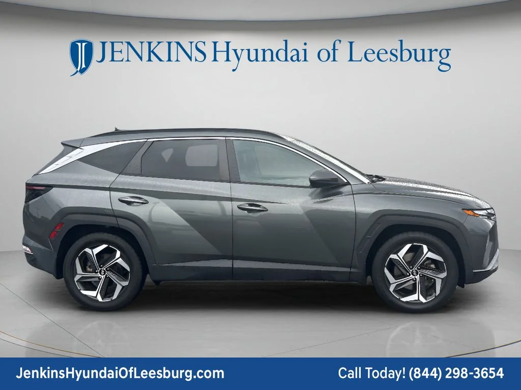 Used 2023 Gray Hyundai SEL image 3