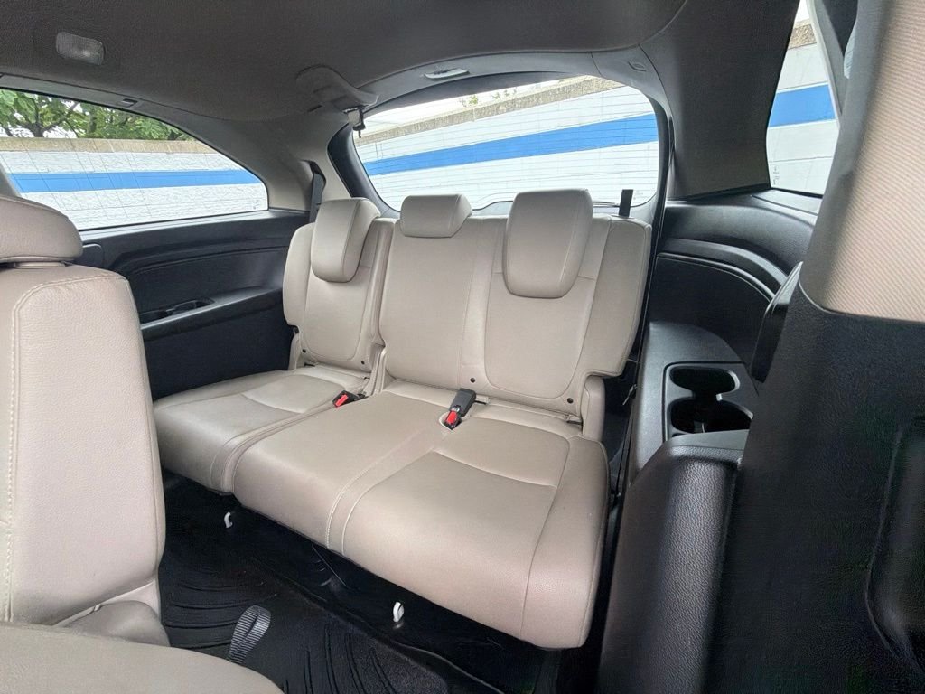 Used 2019 White Diamond Pearl Honda EX-L image 21