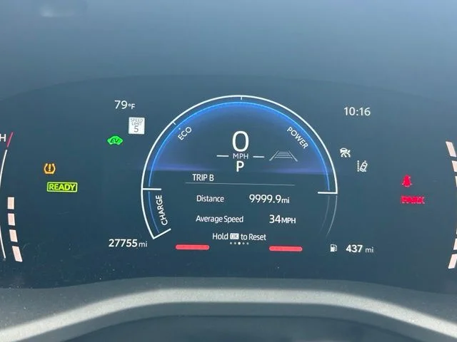 Used 2025  Toyota SE image 7