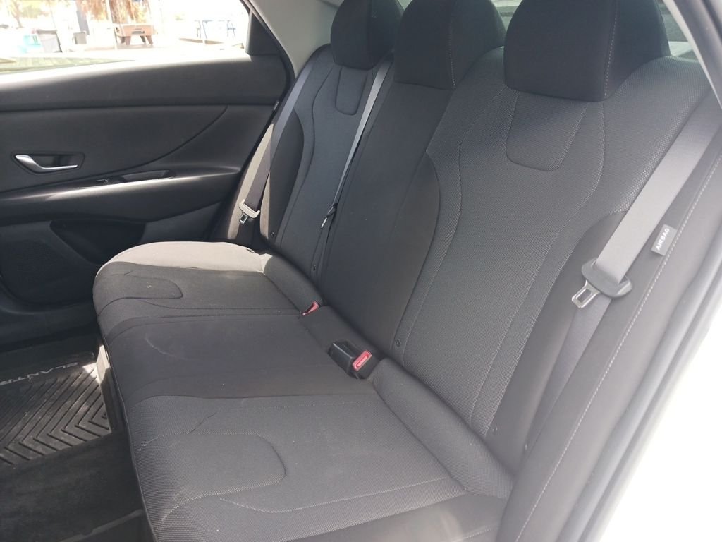 Used 2025 White Hyundai SE image 12