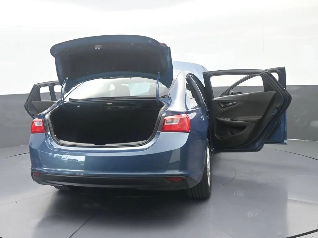 Used 2024 Lakeshore Blue Metallic Chevrolet LT image 67