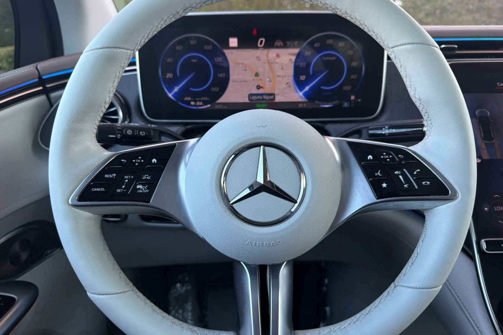 Certified Used 2023 Gray Mercedes-Benz 500 SUV image 24