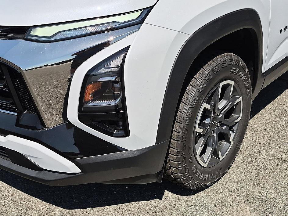 New 2026 Polar White Tricoat Chevrolet ACTIV image 9
