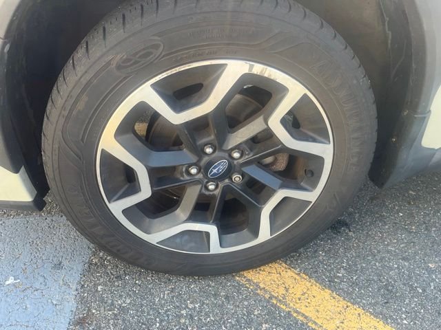 Used 2017 Beige Subaru 2.0i Limited image 9
