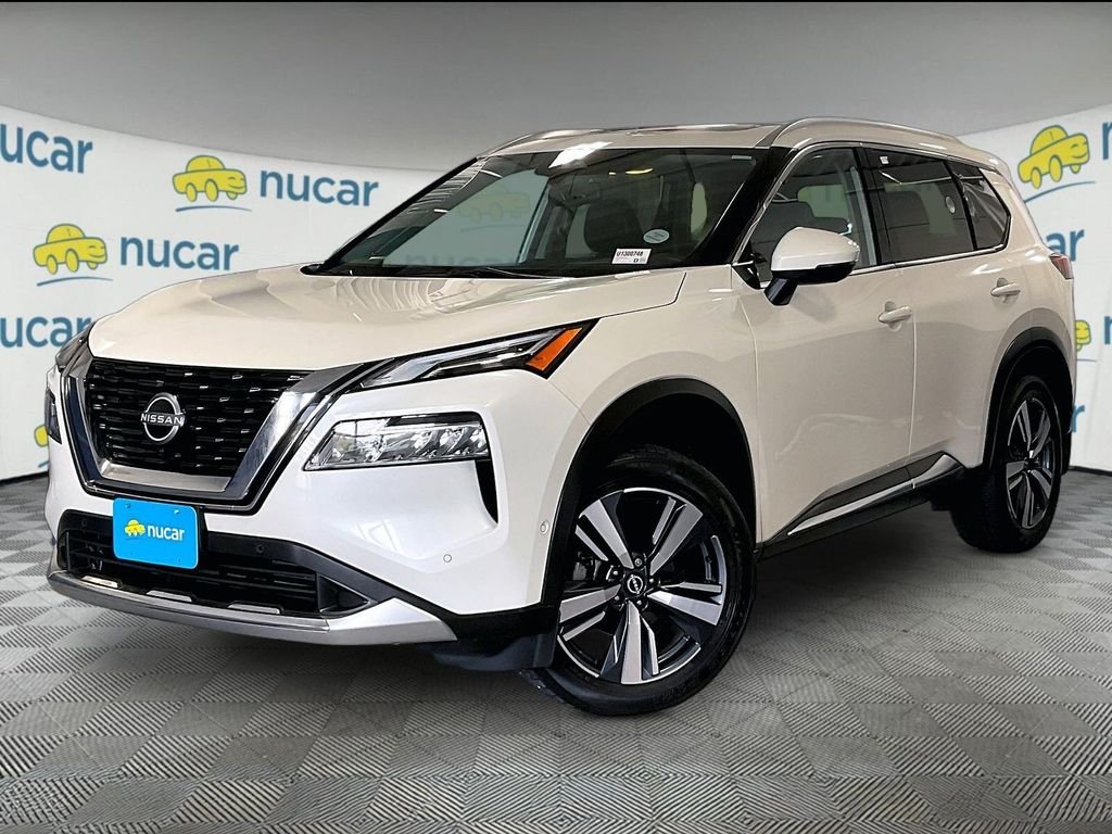 Used 2023 White Nissan Platinum image 3
