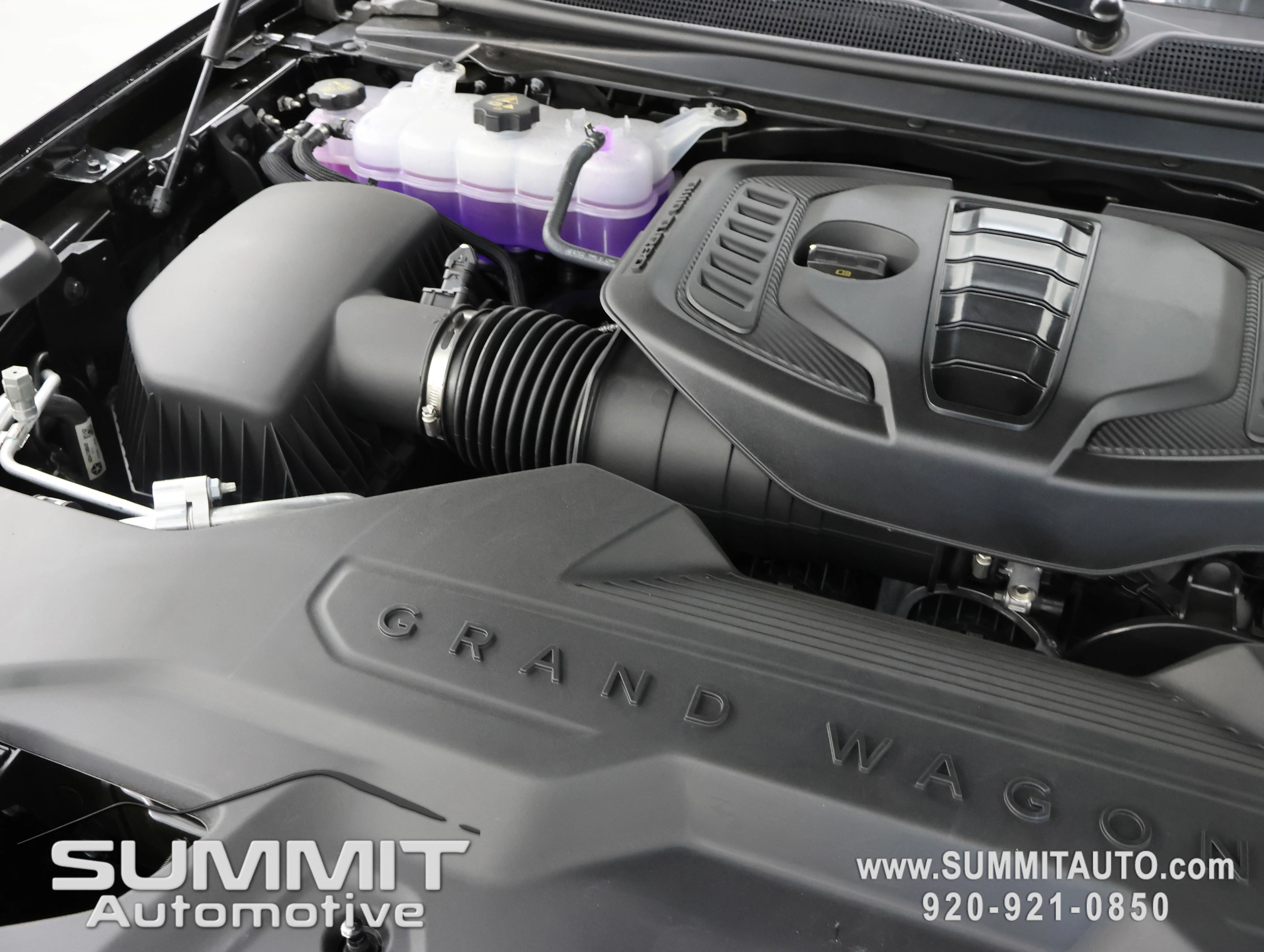 New 2026 High Gloss Black Exterior Paint Jeep Summit Obsidian image 23