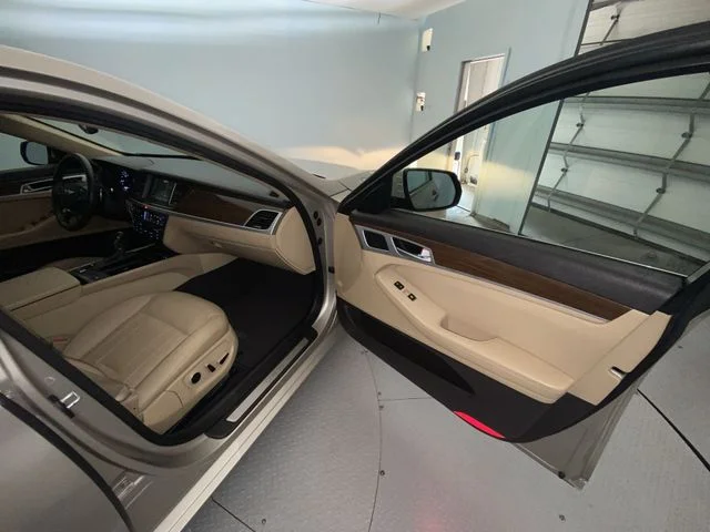 Used 2015 Beige Hyundai 3.8 image 24