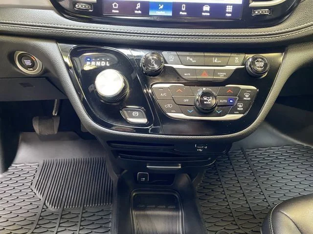 2026 Chrysler Pacifica Select - Photo 46