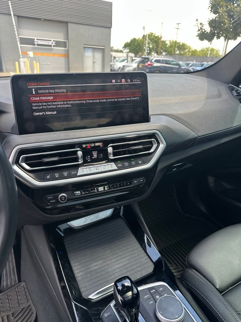 Used 2022 Black BMW xDrive30i image 19