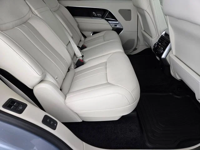 New 2026 Ionian Silver in Gloss finish Land Rover SE image 17