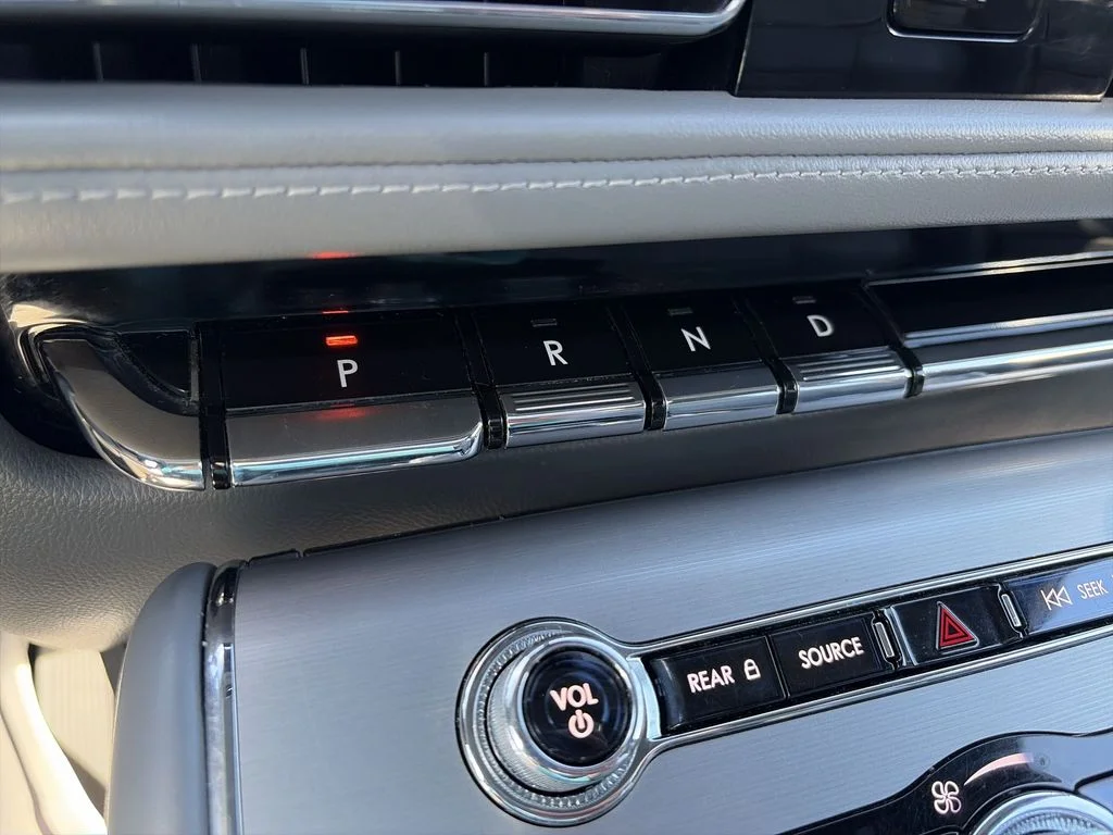Used 2020 Blue Lincoln Reserve image 20