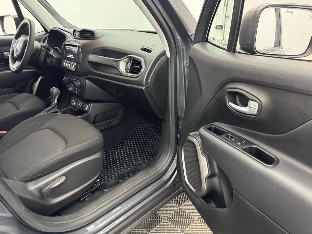 Used 2023 Graphite Gray Jeep Latitude image 32
