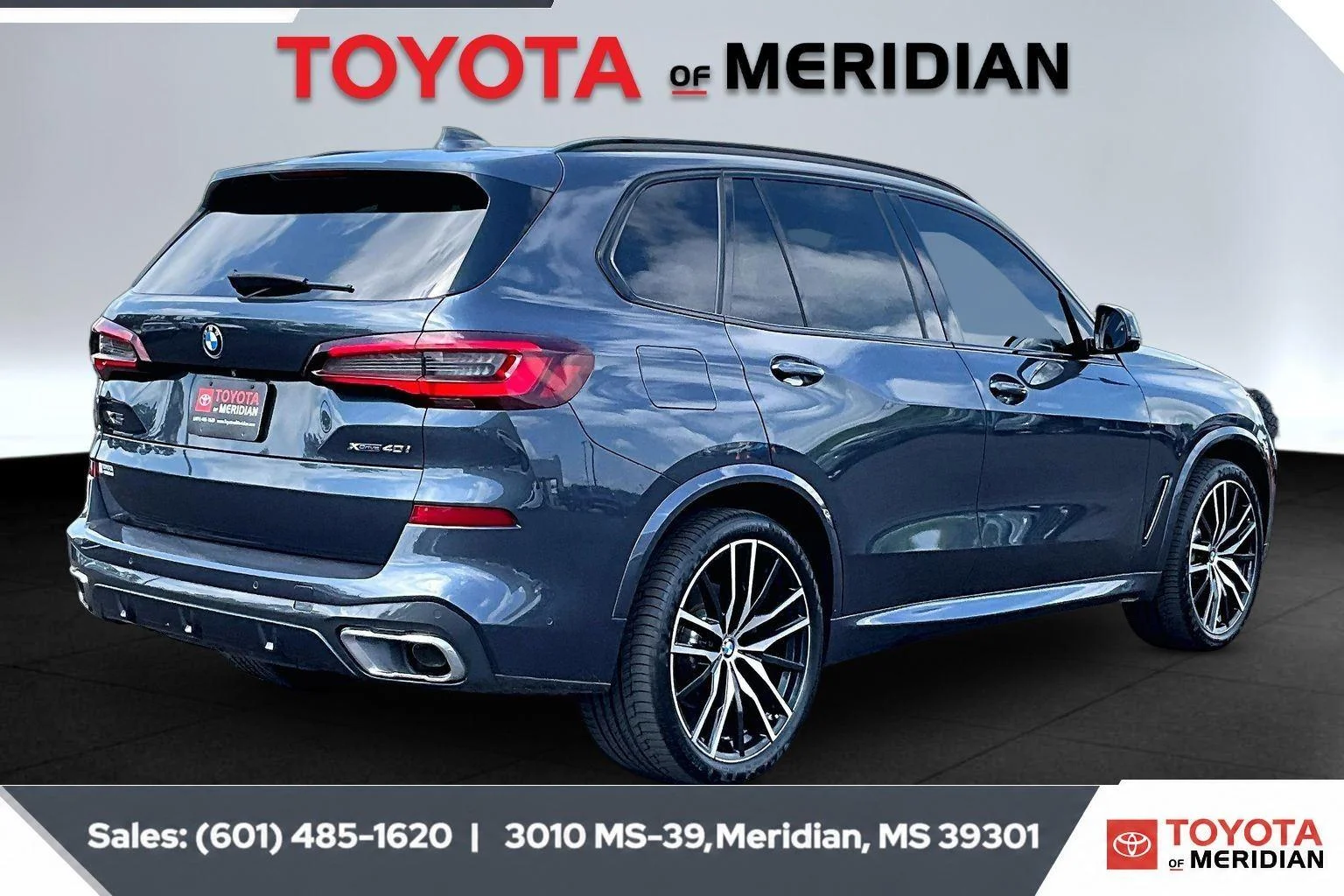 Used 2022 Phytonic Blue Metallic BMW xDrive40i image 11