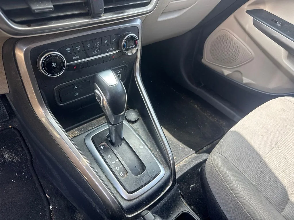 Used 2020 Blue Ford SE image 12