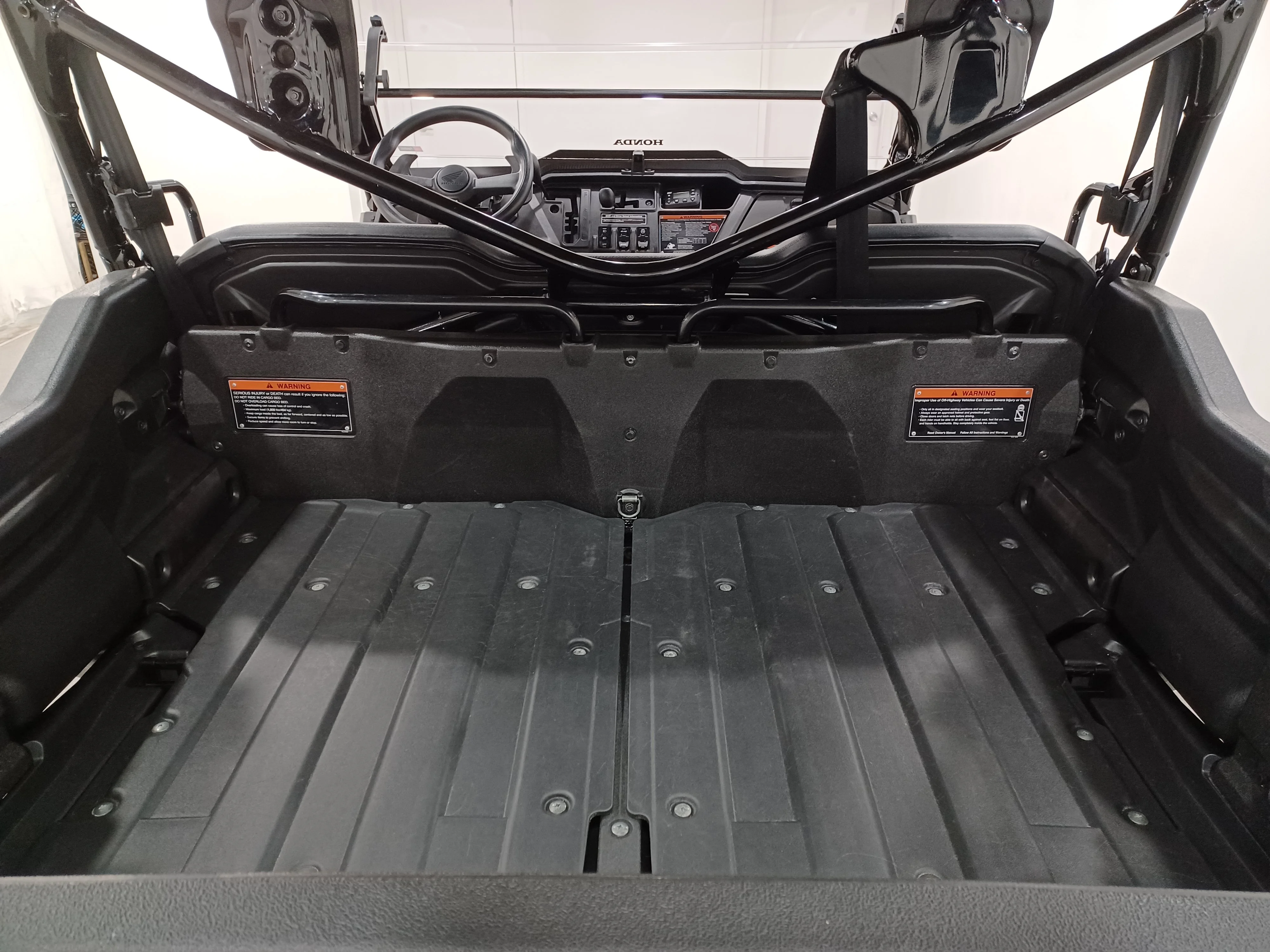 Used 2025 Matte Timberwolf Grey Metallic Honda Trail Special Edition*1000cc Engine | 6spd DCT | i-4x4 | Fox Shocks | SSV Works Audio | WARN Winch image 15