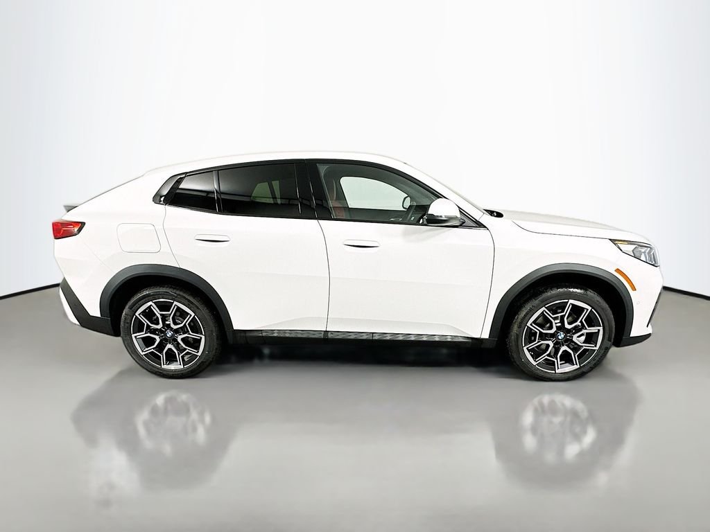 New 2026 Alpine White BMW xDrive28i image 4