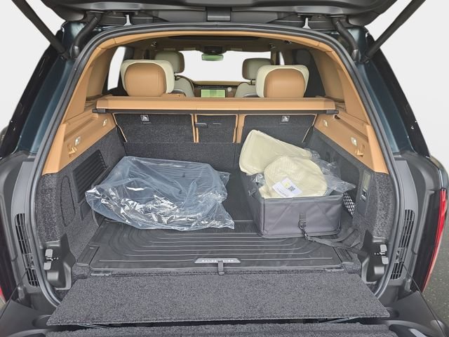 New 2026 British Racing Green Satin Land Rover SV image 10
