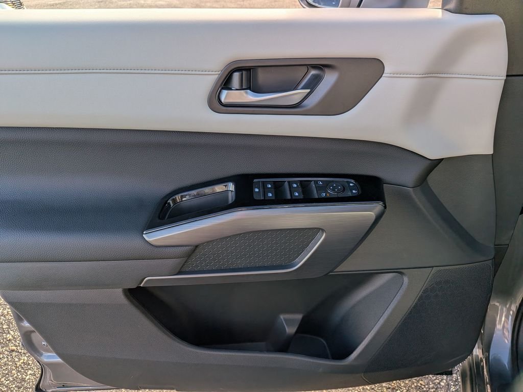 New 2026 Gun Metallic Nissan SL image 13
