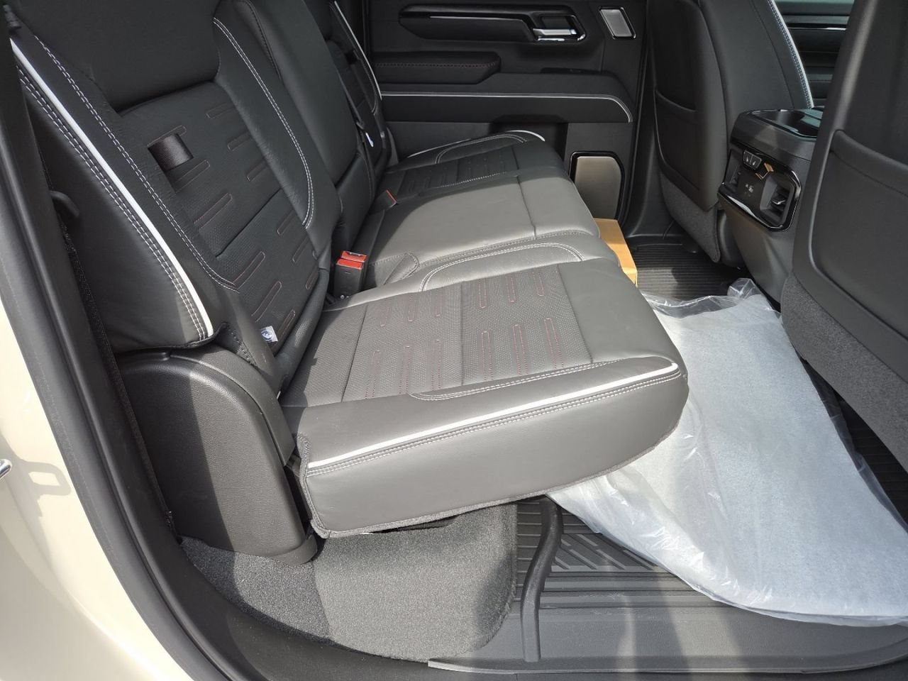 2026 GMC Sierra 2500HD AT4X - Photo 27