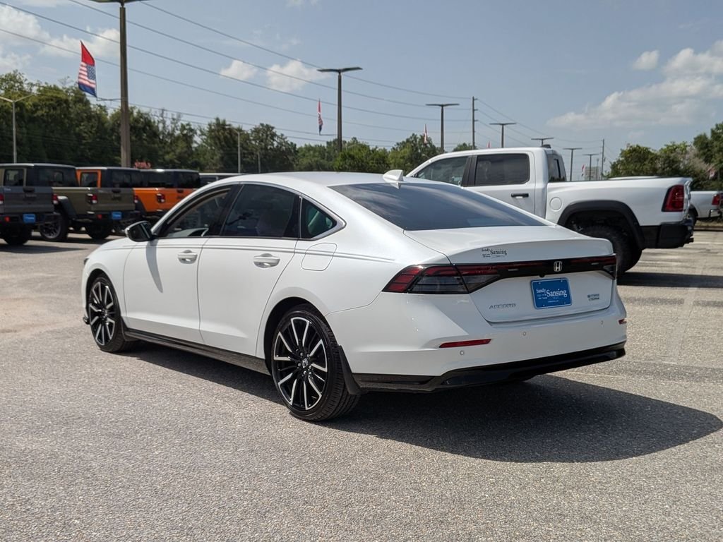Used 2024 White Honda Touring image 3