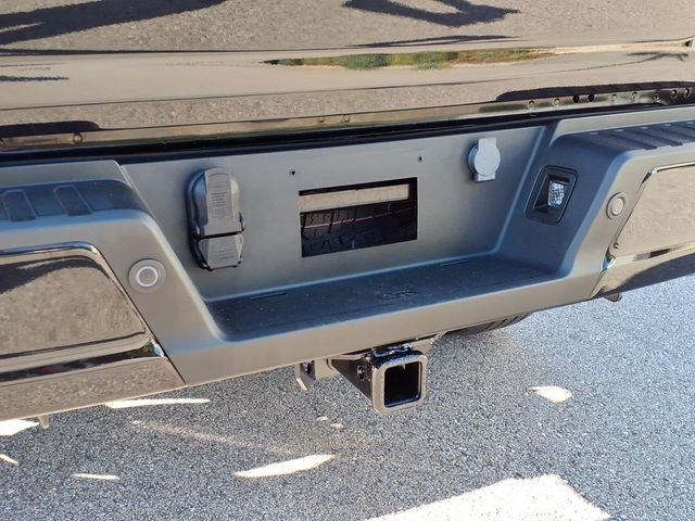 Used 2023 Black Metallic Ford XLT image 12