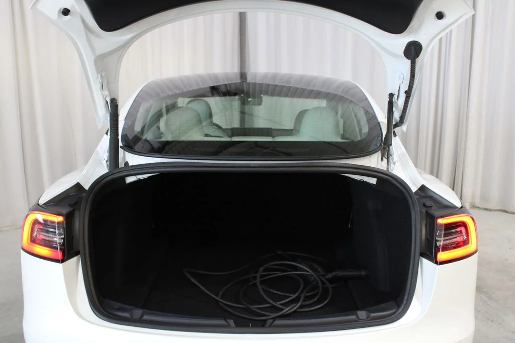 Used 2021 White Tesla Long Range image 29