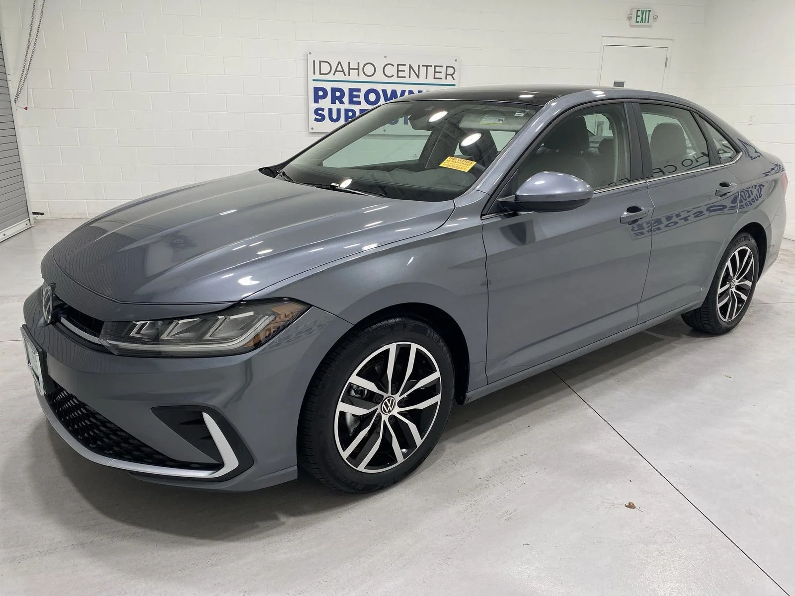 2025 Volkswagen Jetta SE - Photo 4