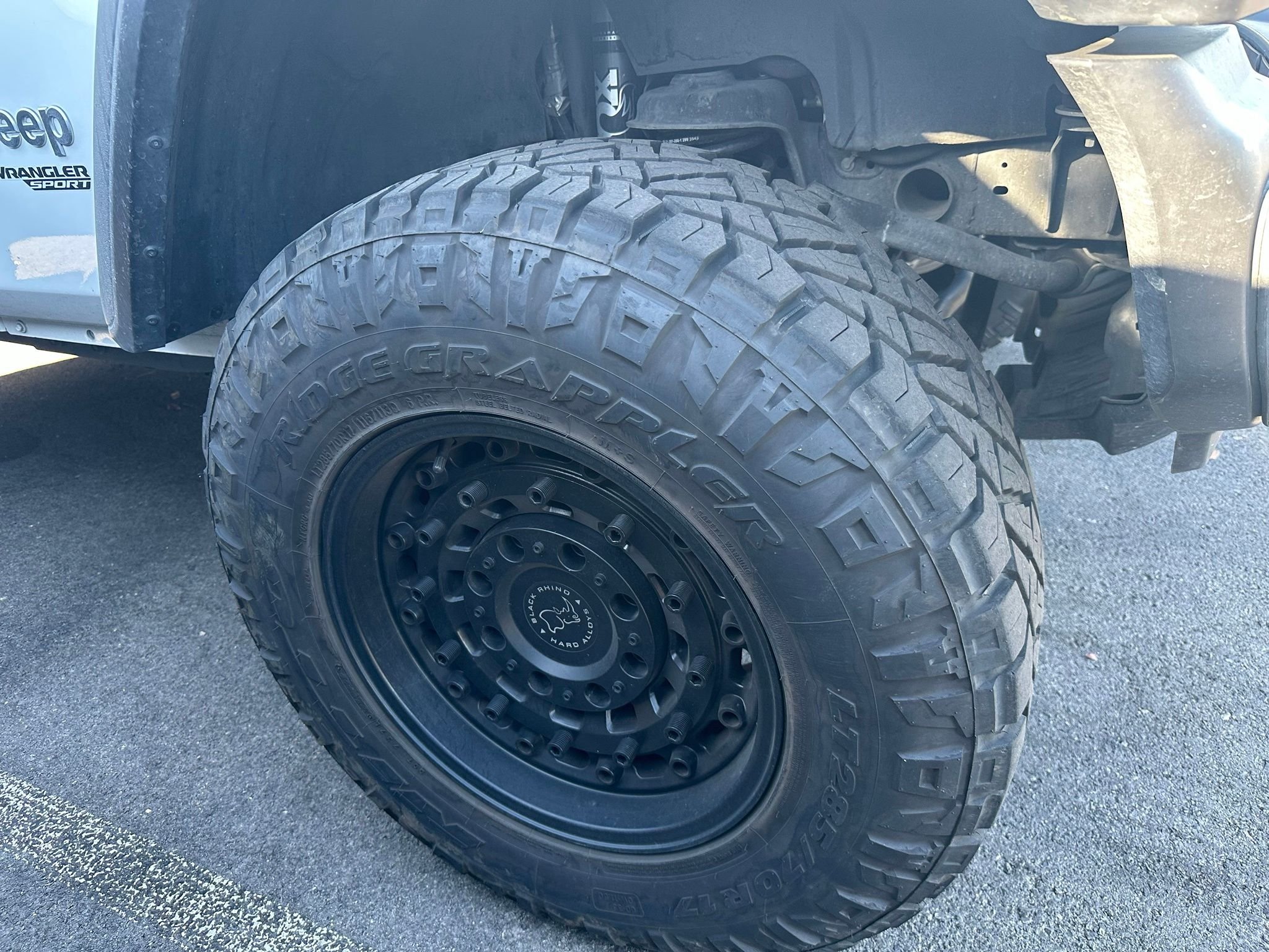 Used 2020 Bright White Clearcoat Jeep Sport image 4