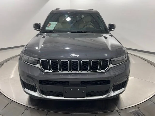 Used 2024 Gray Jeep Limited image 8