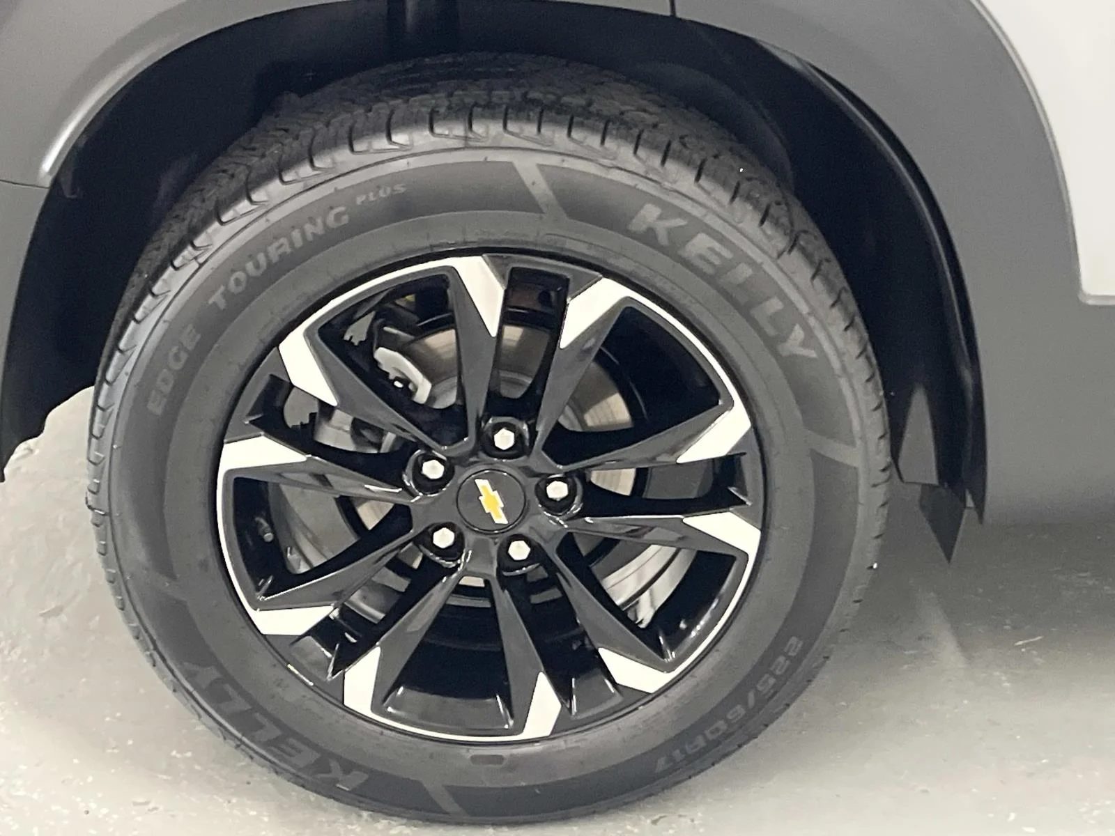 Used 2023 STERLING GRAY METALLIC Chevrolet LT image 9