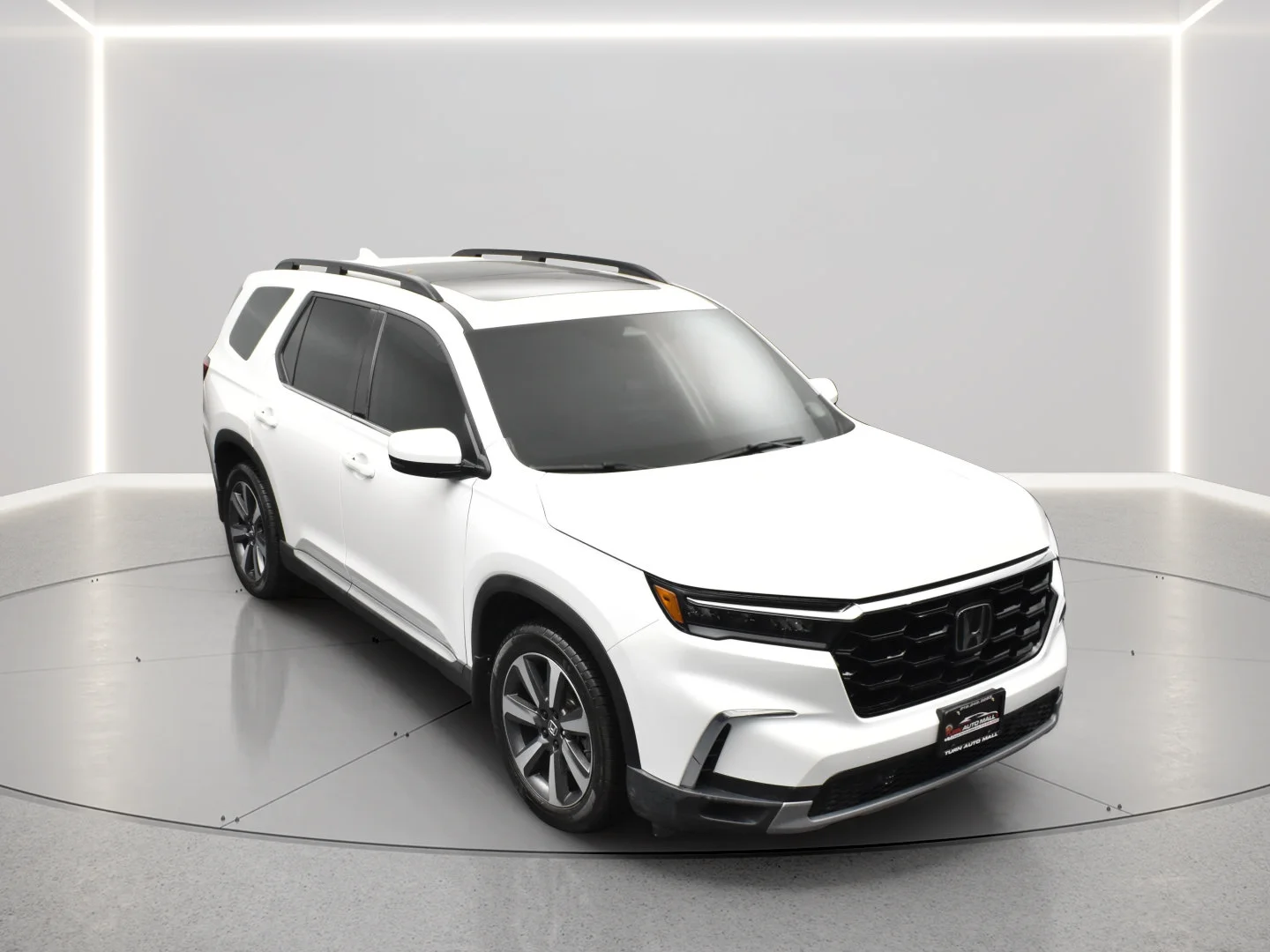 Used 2023 Platinum White Pearl Honda Touring image 16