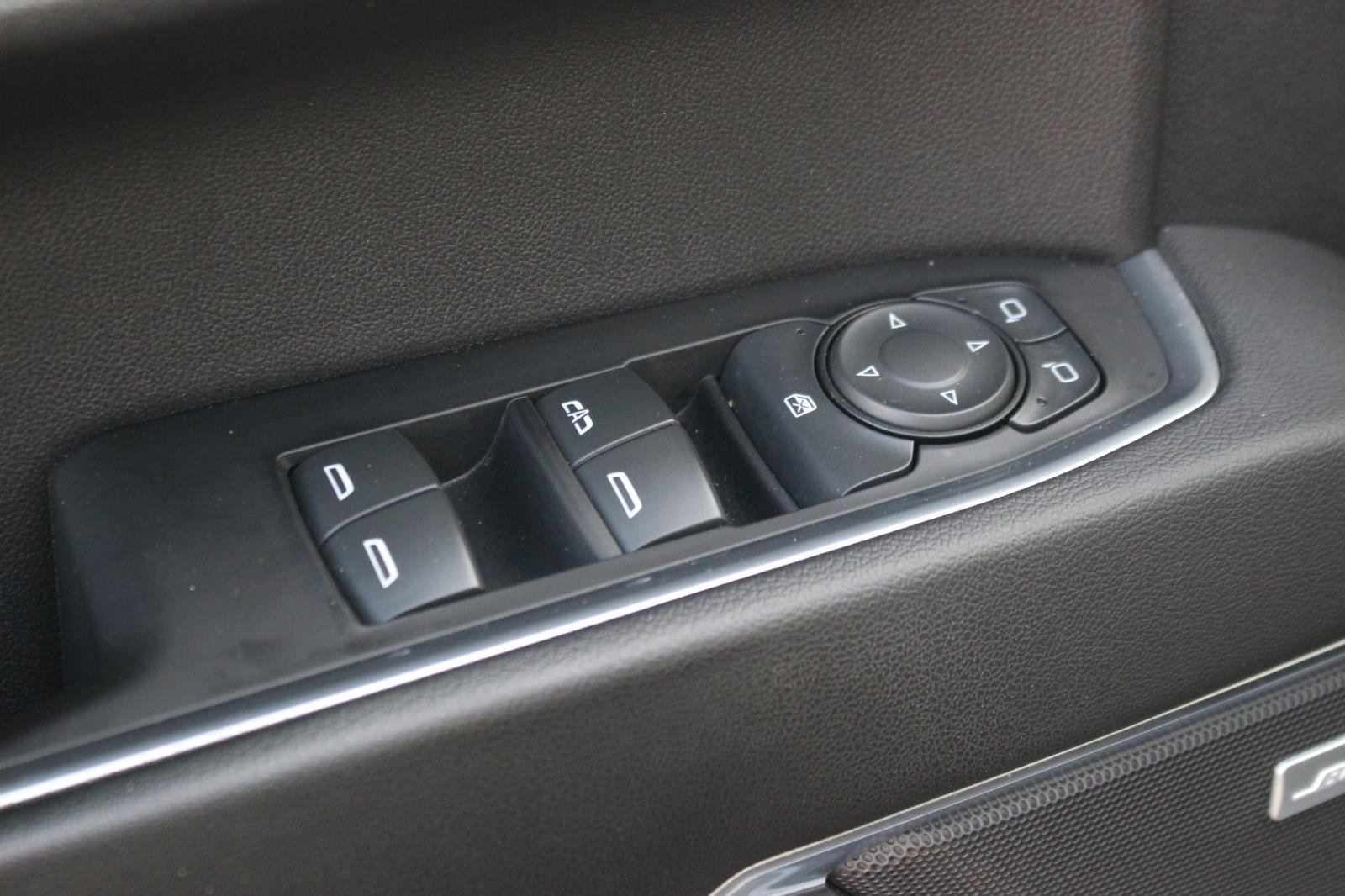 Used 2022 Quicksilver Metallic GMC Elevation image 15