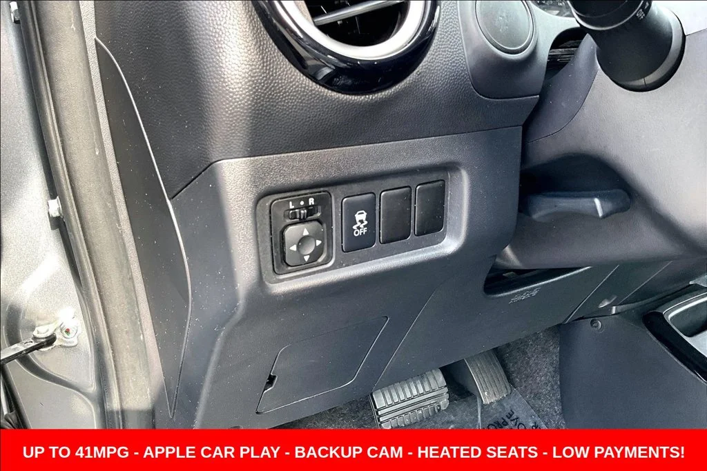 Used 2020 Silver Mitsubishi LE image 11